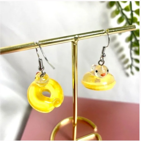 ❤️ FREE Duck Quack Sea Animal Chic Girly Water Hip Trendy Pop Art Artsy Earrings - Picture 1 of 5